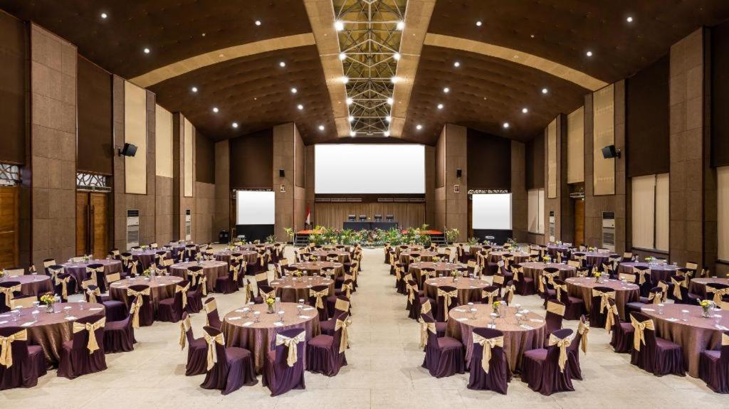 The Wujil Resort & Conventions Semarang Exterior photo